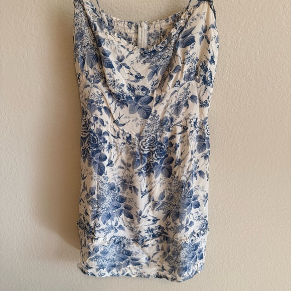 Reformation Blue and White Floral Mini Dress Size 12 - Picture 2 of 9